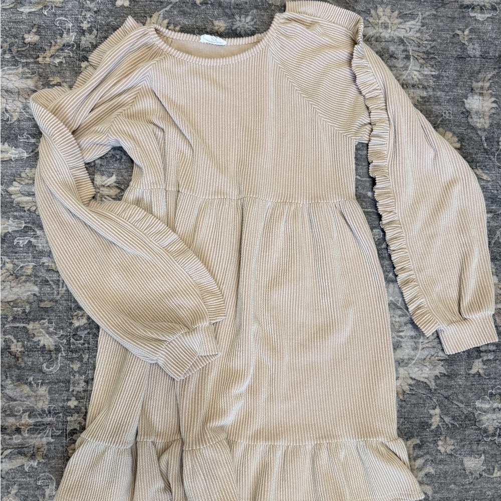 Fantastic Fawn - Ruffle hem dress